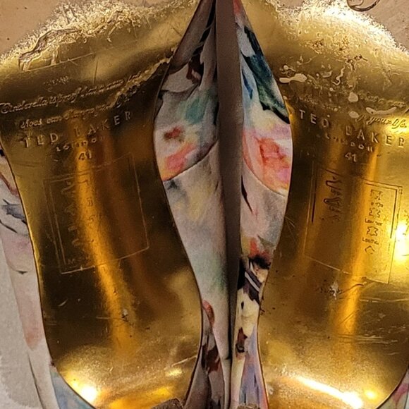 Ted Baker Floral Pumps EUC Sz 40 - Picture 4 of 6